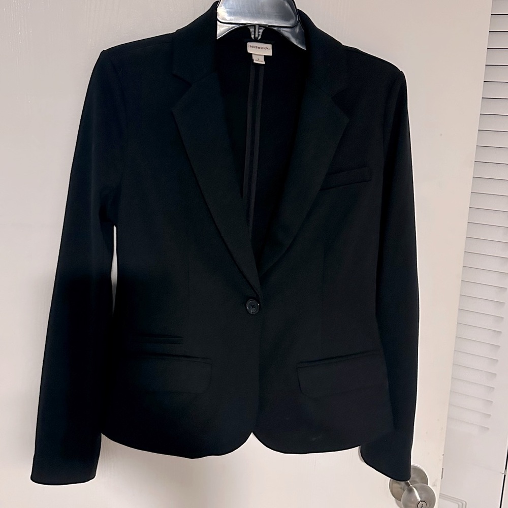 Size S women’s black blazer